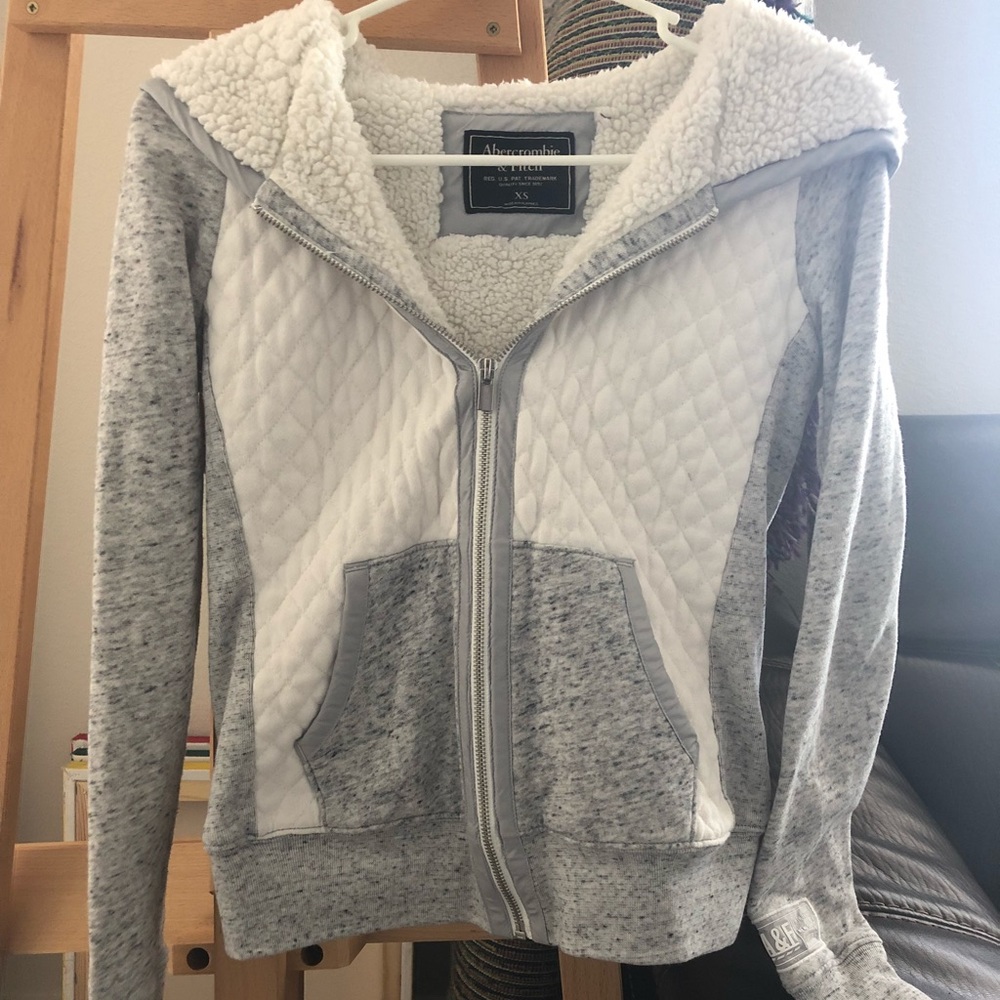 A&F sweatshirt